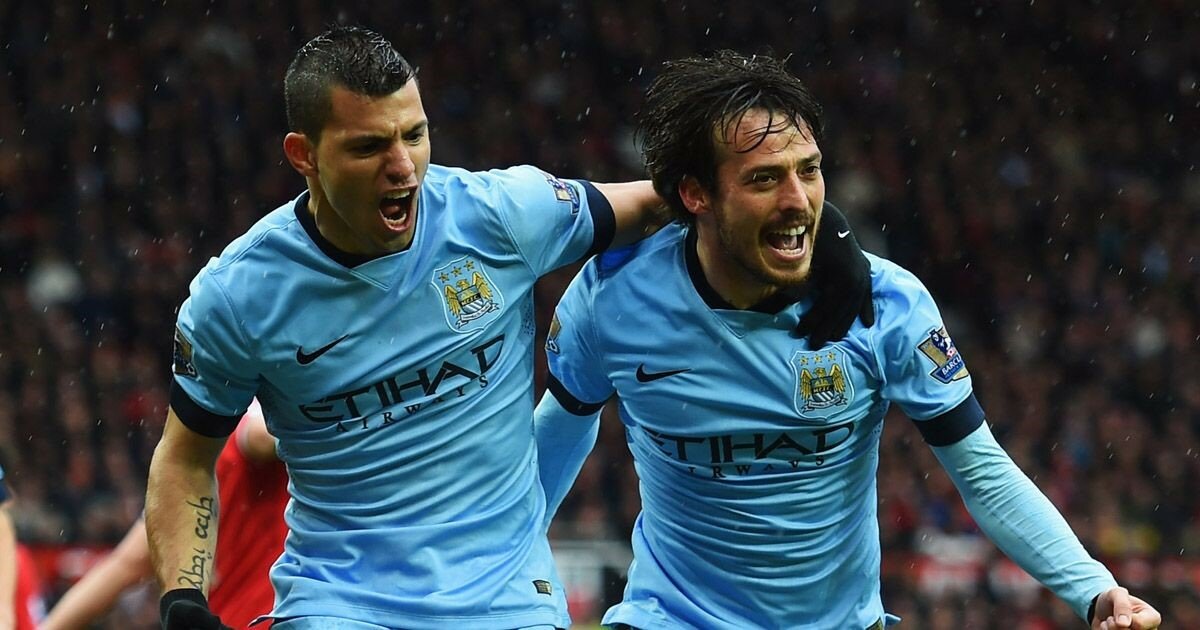 Aguero diunggulak pasaran bola untuk mencetak gol